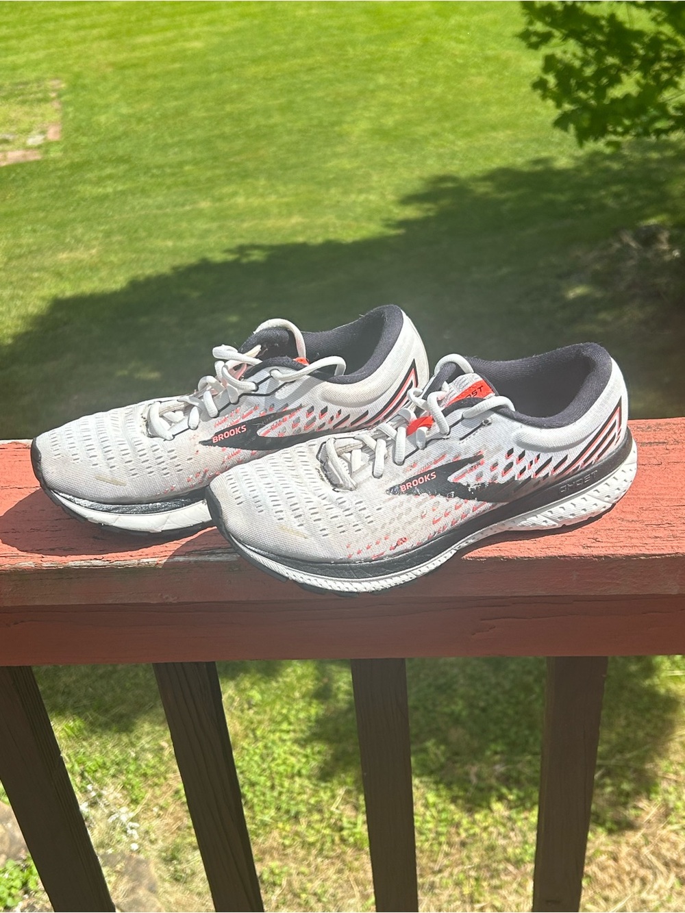 Brooks Ghost 13 Women’s Running Shoes White/Orange/Black Size 9.5 (1203381B192)